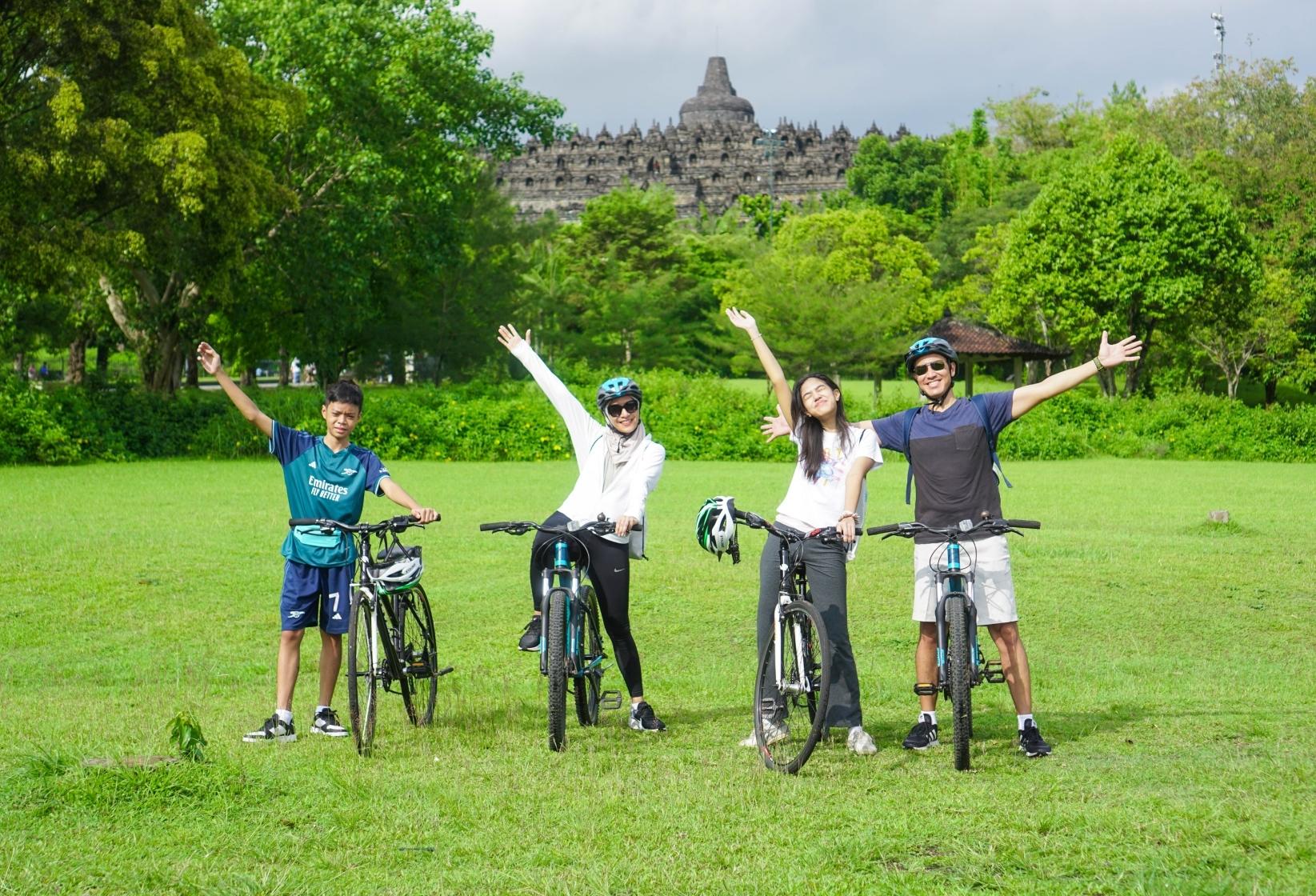Silent Borobudur 1 - moana JPG